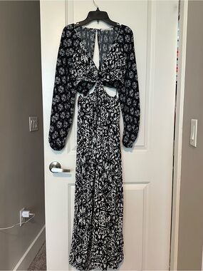 Abercrombie & Fitch Black and White Cutout Maxi Dress